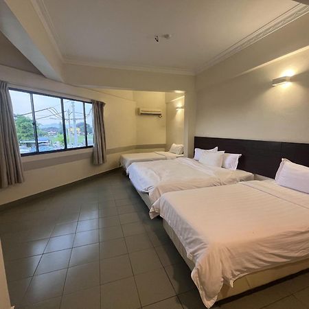 Hotel Sitiawan Extérieur photo