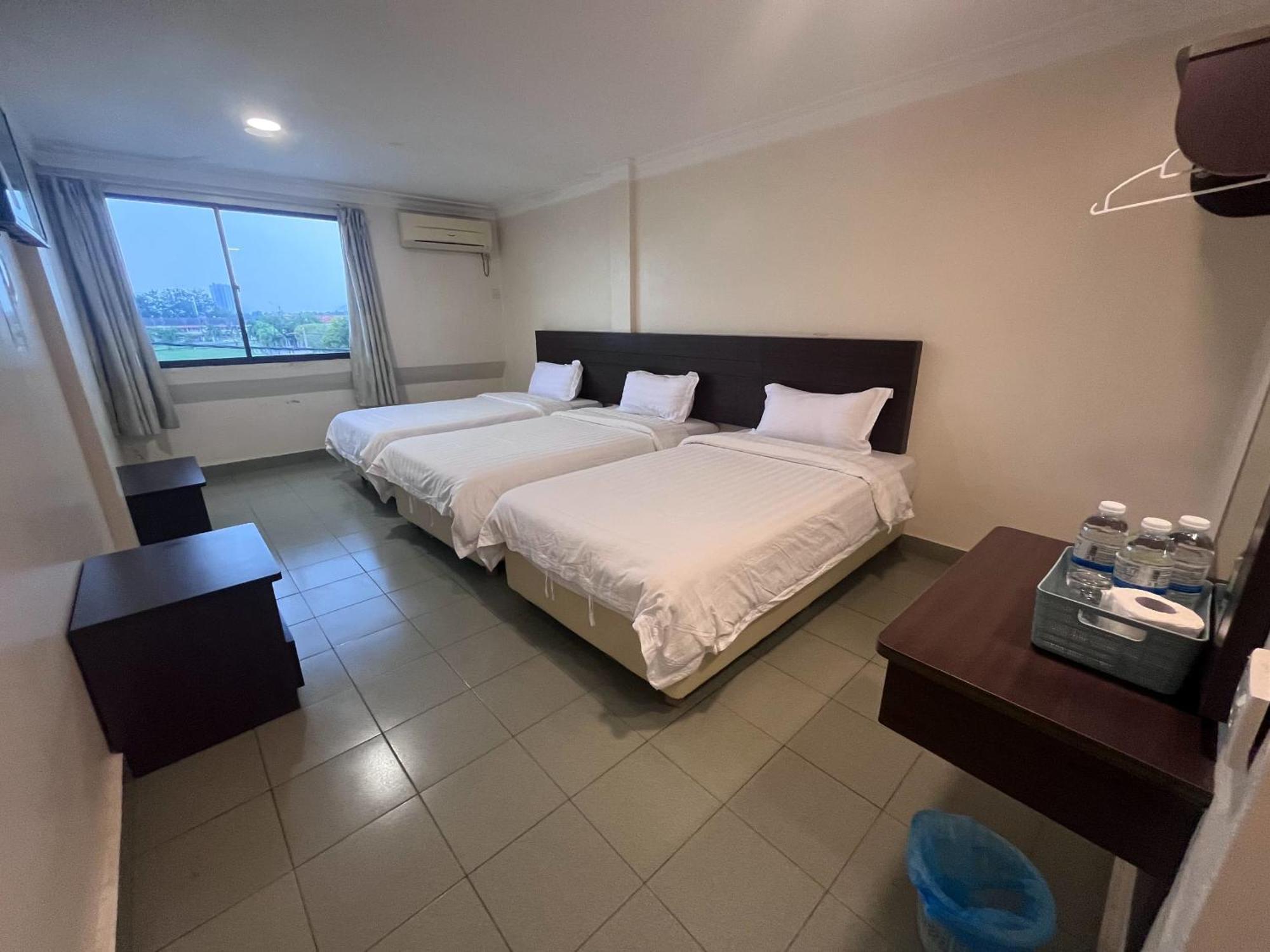 Hotel Sitiawan Extérieur photo